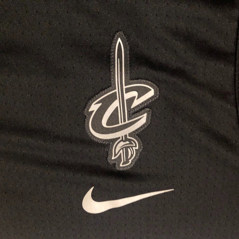 Nike NBA Cleveland Cavaliers Black Out Jersey 865476-010 Sewn Women's Medium - Picture 3 of 7